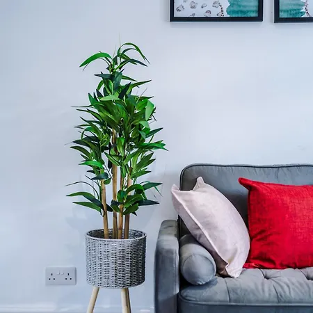 Stunning 3 Bedroom House Near Leeds Centre With Free Parking Leeds (West Yorkshire)