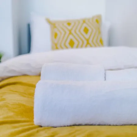 Feriehus Stunning 3 Bedroom House Near Centre With Free Parking