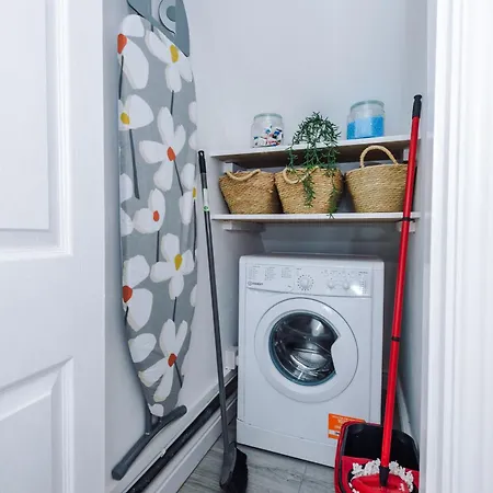 Stunning 3 Bedroom House Near Centre With Free Parking Leeds (West Yorkshire)