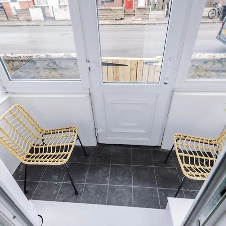 Feriehus Stunning 3 Bedroom House Near Centre With Free Parking *