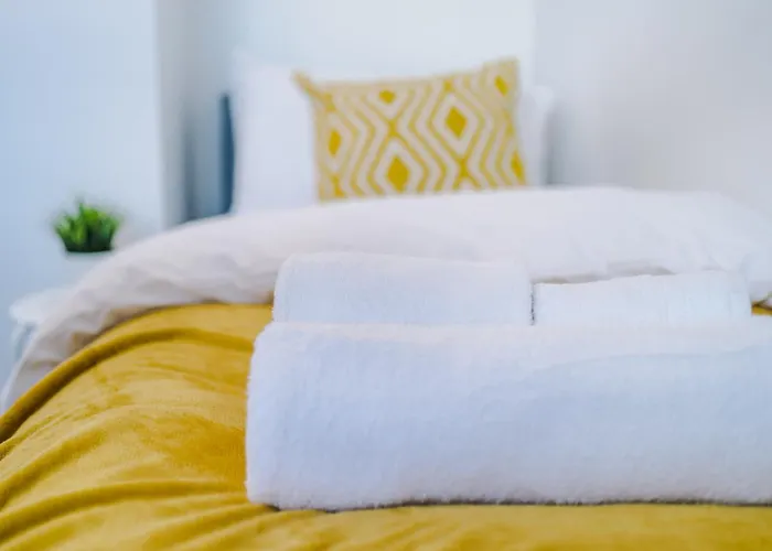 Holiday home Stunning 3 Bedroom House Near Centre With Free Parking