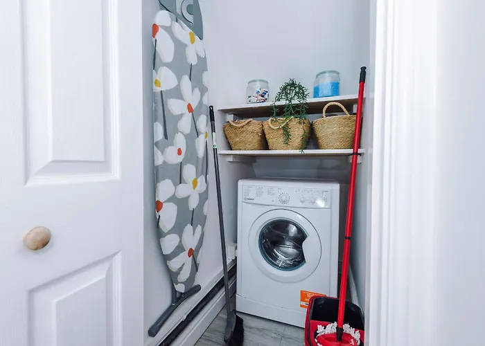 Stunning 3 Bedroom House Near Centre With Free Parking Leeds (West Yorkshire)