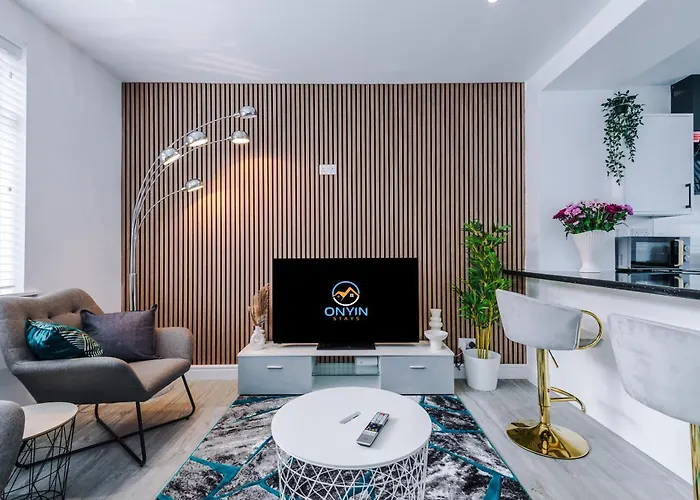 Holiday home Stunning 3 Bedroom House Near Centre With Free Parking